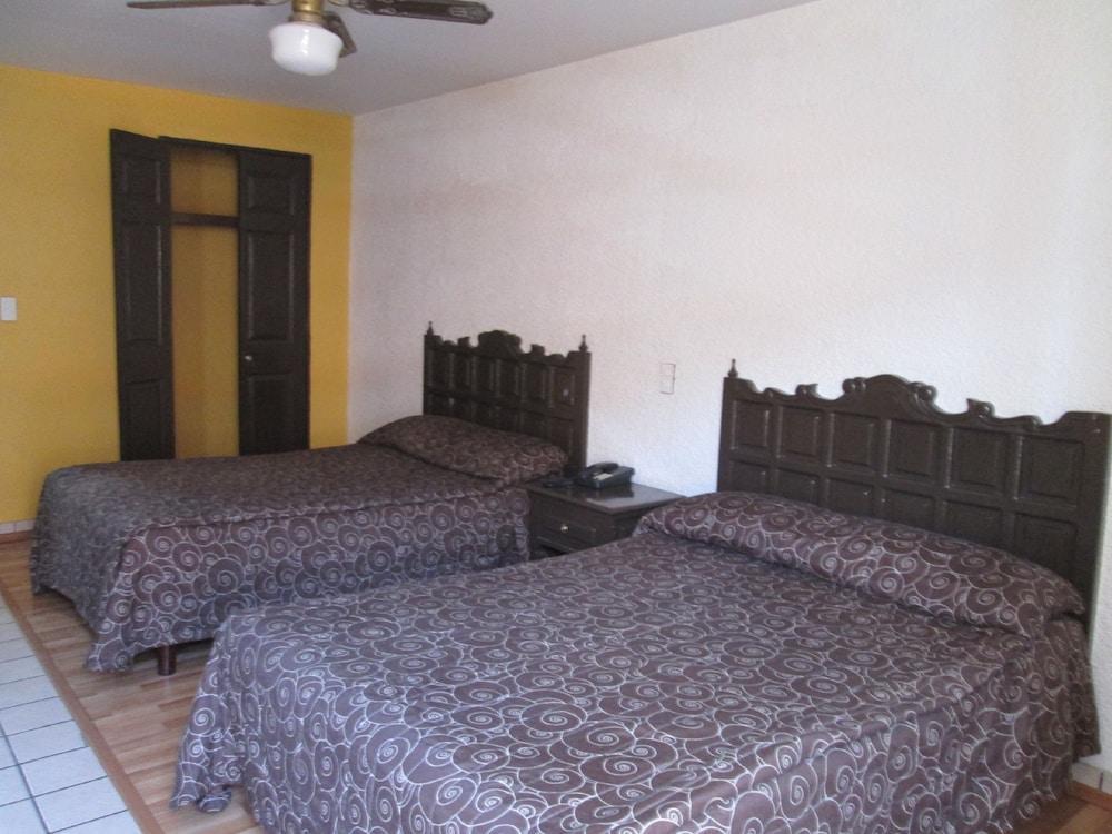 Hotel Colon Express Guadalajara Buitenkant foto