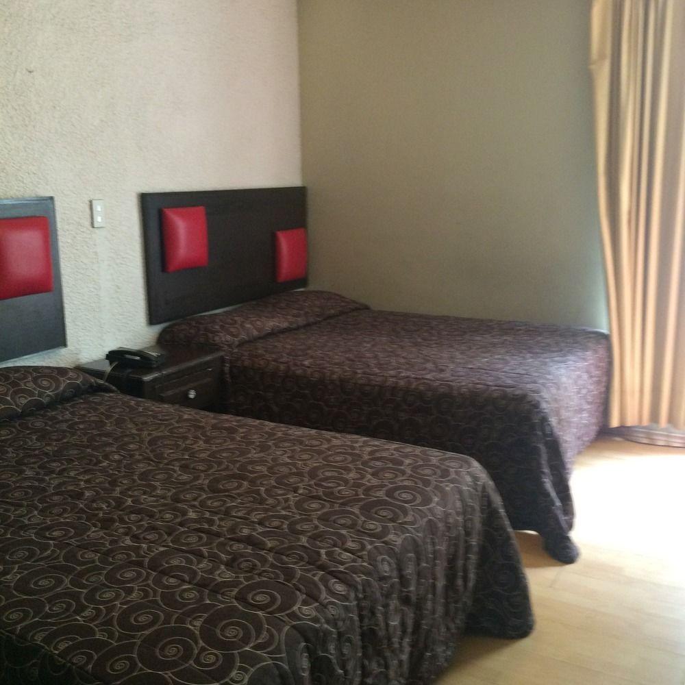 Hotel Colon Express Guadalajara Buitenkant foto