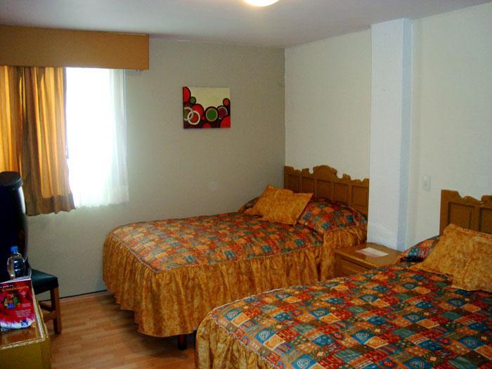 Hotel Colon Express Guadalajara Buitenkant foto