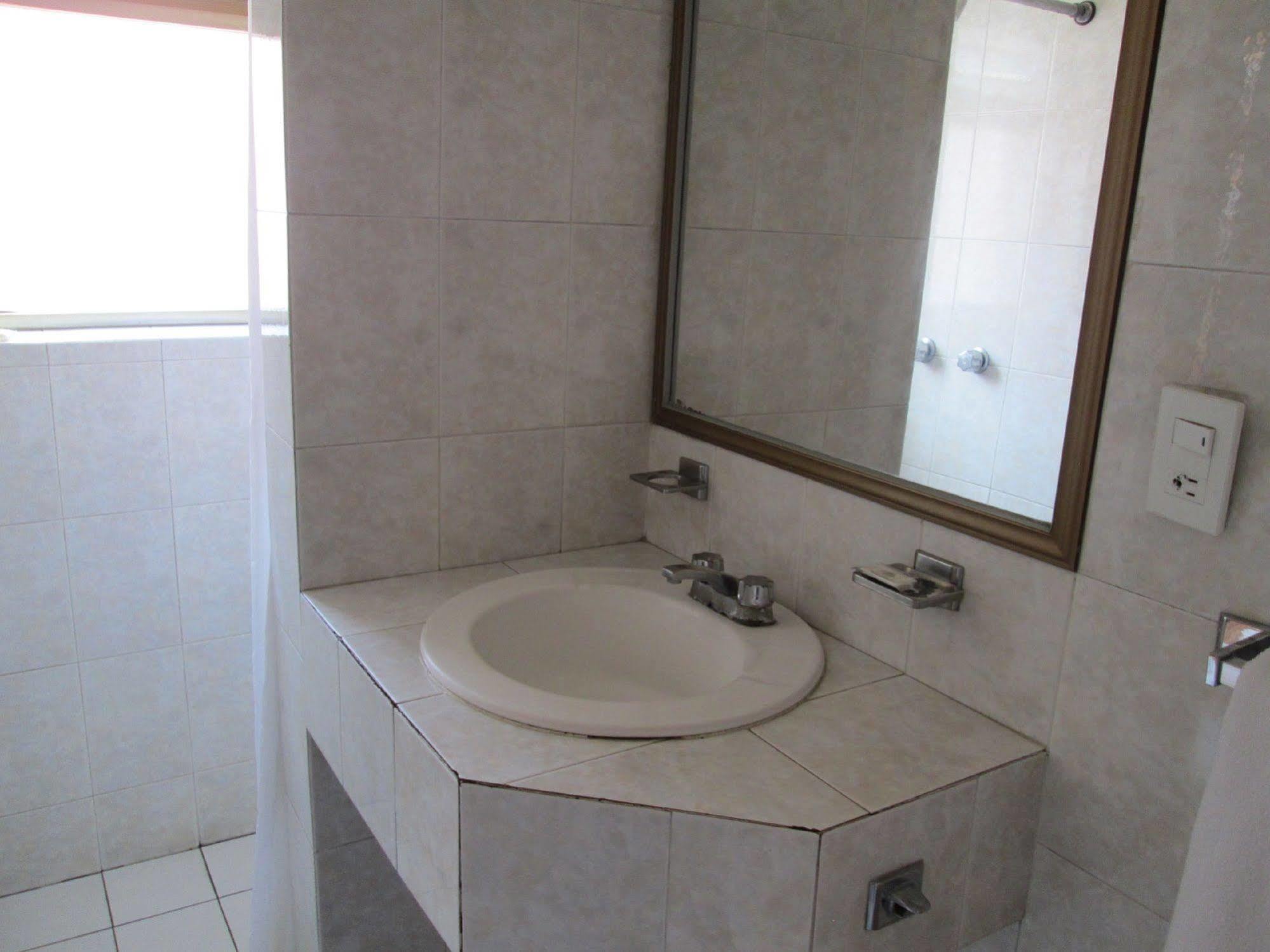 Hotel Colon Express Guadalajara Buitenkant foto